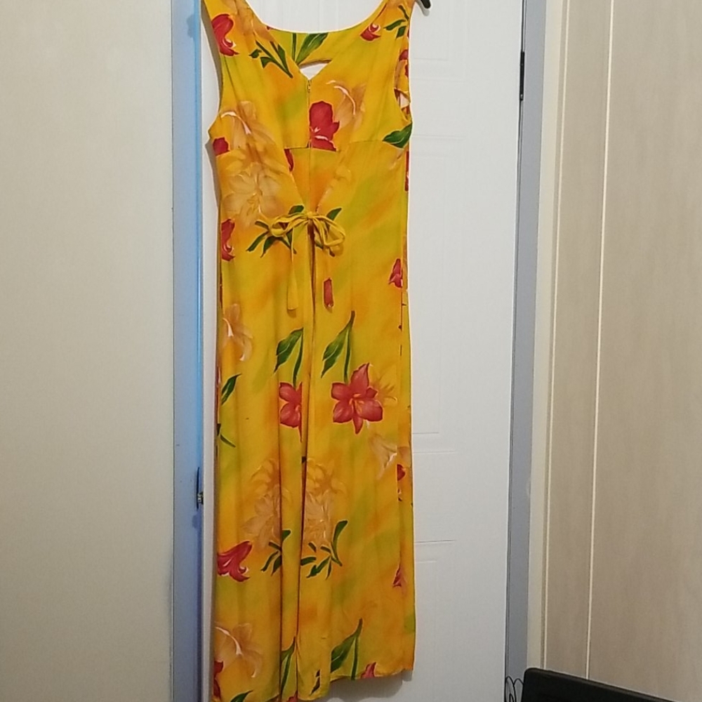 Dress - Picture 5 of 7